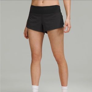 Lululemon Speed Up Low-Rise Lined Short 2.5” in Black, Size 2